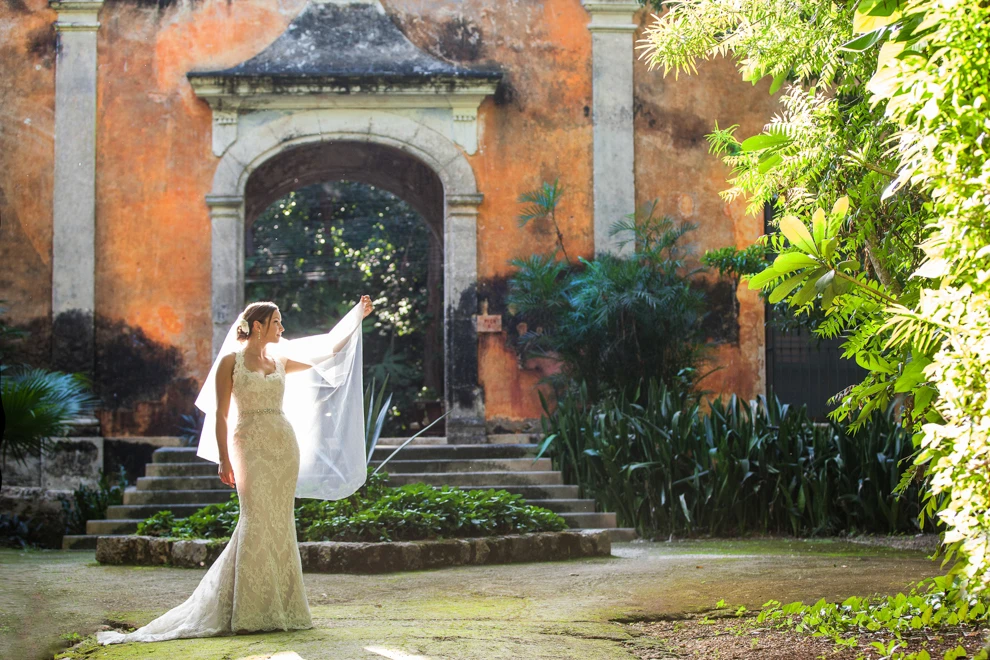 Evening celebration among the restored walls of Hacienda Uayamón