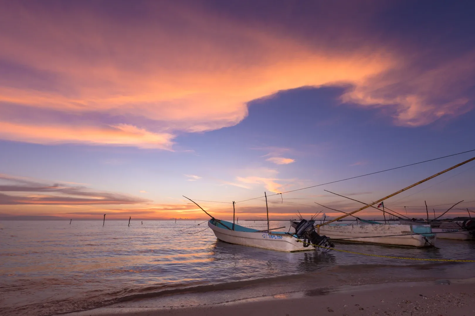 Atardecer en el malecón de Campeche, frente al Golfo de México