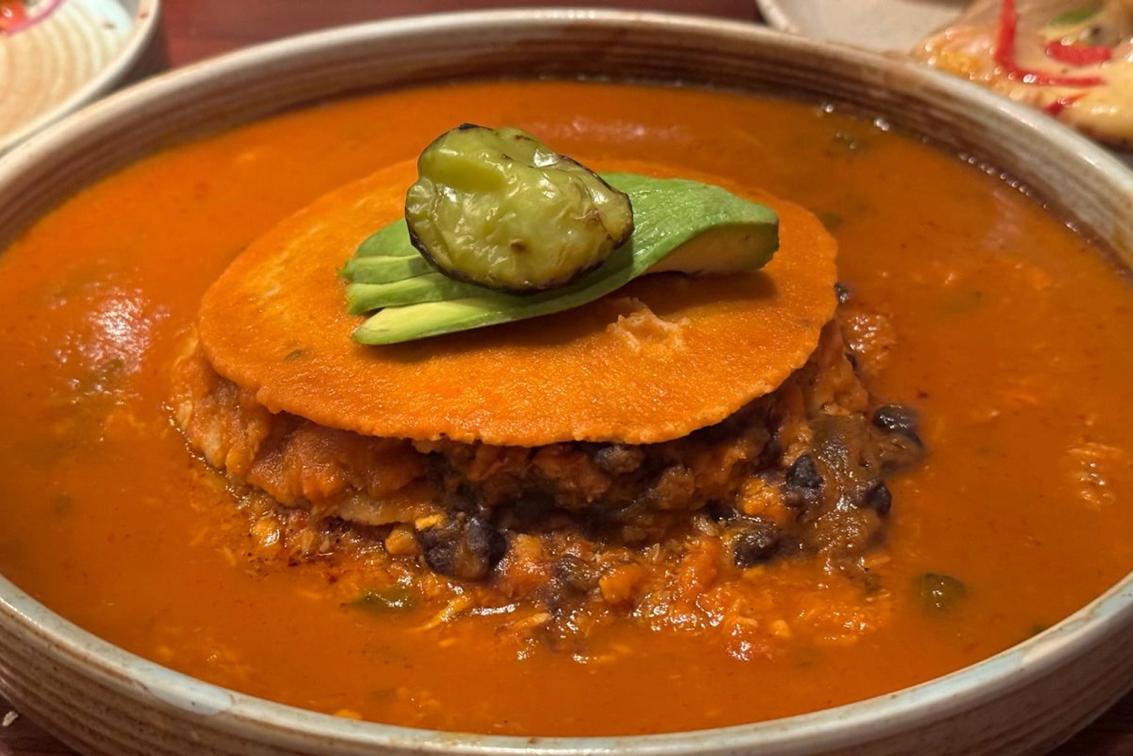 Cocina tradicional campechana servida en una cena privada, gastronomía para bodas en Campeche