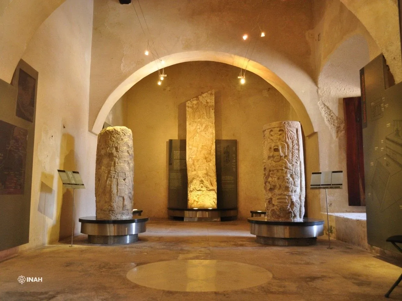 Estelas mayas talladas en el Museo de la Arquitectura Maya, Baluarte de la Soledad